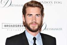 リアム・ヘムズワース、新作サスペンス映画で記憶を失った詐欺師を熱演！ 画像