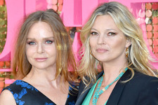 ステラ・マッカートニー、ケイト・モスらショーで起用し後悔!? 画像