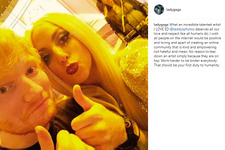 レディー・ガガ、自身のファンからエド・シーランをかばう 画像