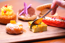 水辺で贅沢アフタヌーン！8種の絶品デザートに舌鼓 画像