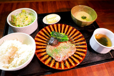 料亭をイノベーション！ ノスタルジーな和カフェの贅沢ランチ 画像