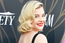 クロエ・G・モレッツ、恋人役の俳優に体型を批判された過去 画像