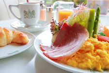 全方位フォトジェニック！ 贅沢な空間でいただくオーセンティックなカフェ朝食 画像