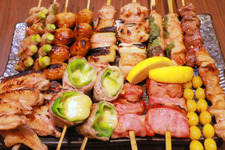 「焼き鳥屋」のイメージを覆す!? 野菜たっぷりヘルシー焼き鳥 画像