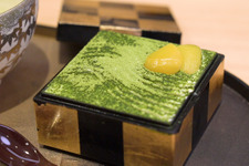 宝箱みたいな“枯山水ティラミス”！ 銀座の極上日本茶スイーツ 画像