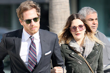 ドリュー・バリモア、ついに新恋人登場？　今度のお相手はシャネル元CEOの息子 画像