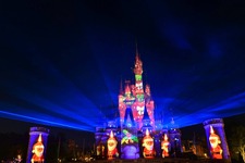 【ディズニー】シンデレラ城が新たな魔法にかかる！「ディズニー・ギフト・オブ・クリスマス」スタート 画像