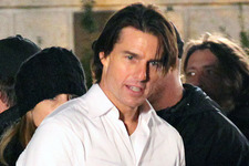 C・シーンが日本の津波被災者救済に寄付。T・クルーズらも寄付を呼びかける姿が 画像