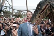 クリス・プラットらがUSJに登場、子どもたちと映画のワンシーンを再現！ 画像