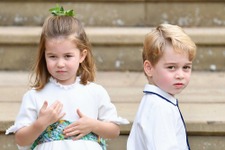ジョージ王子＆シャーロット王女、ユージェニー王女の結婚式でお目立ち 画像