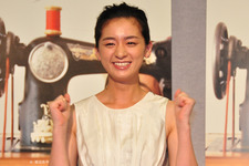 尾野真千子、パワフルな朝ドラヒロイン役を肉食で乗り切る！ 画像