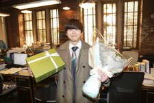 矢本悠馬の結婚を錦戸亮＆新木優子ら「トレース」共演陣がサプライズ祝福！ 画像