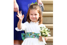 祝・シャーロット王女4歳！成長した姿がエリザベス女王の「ミニ・ミー」だと話題に 画像