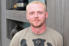 シリーズ唯一の昇進？　サイモン・ペッグ「腹筋のためにもよかったと感謝してるよ」 画像