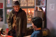 リリー・フランキー「逃がさねぇからな」山田孝之の“天敵”刑事降臨「全裸監督」本編映像 画像