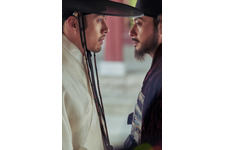 ヒョンビン×チャン・ドンゴン、2大スターの一触即発シーン入手『王宮の夜鬼』 画像