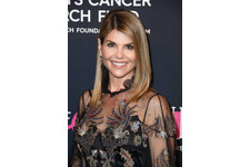 裏口入学事件のロリ・ロックリンの娘、8か月ぶりにYouTubeに復活 画像