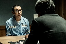 チュ・ジフン、“演技の怪物”キム・ユンソク相手に「奮起した」『暗数殺人』メイキング 画像