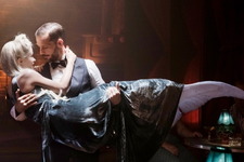 恋を知らぬ人魚と恋を捨てた男の出会い…『マーメイド・イン・パリ』場面写真 画像