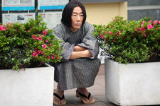 愛すべき“じめっと系”男子現る…　『つやのよる』岸谷五郎が強烈キャラに 画像