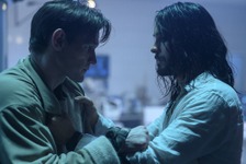 『モービウス』中村悠一＆杉田智和、“親友”の運命が変わる…吹替版本編映像 画像