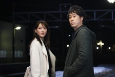 綾瀬はるか“麗子”の食べっぷりに「見事」の声、SNSでは“シェフ大泉”がトレンド入り「元彼の遺言状」1話 画像