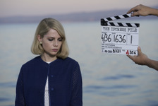 「ルーシーが見事に演じた」英国スパイドラマ「ハリー・パーマー　国際諜報局」舞台裏が到着 画像