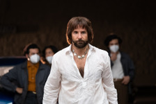 ブラッドリー・クーパーは「最高のキャスティング」実在の“大物プロデューサー”に『リコリス・ピザ』 画像