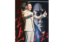 “ファン・ジョンミン”を演じるのは「すごく難しかった」『人質 韓国トップスター誘拐事件』 画像