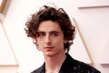 ティモシー・シャラメ、英「VOGUE」誌106年の歴史で初の男性ソロ表紙に「光栄です」 画像