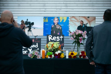 アレック・ボールドウィンの銃誤射で亡くなった『Rust』の撮影技師のドキュメンタリーを製作へ 画像