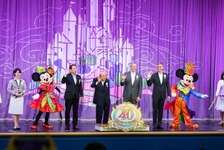 【ディズニー】TDR40周年イベントが盛大にスタート！記念セレモニーにはディズニーCEOのボブ・アイガー氏も出席 画像