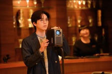 橋本環奈“綾華”と山田涼介“東郷”、2回目のキスにSNS大反響…「完全に気持ち動いてる」の声「王様に捧ぐ薬指」3話 画像