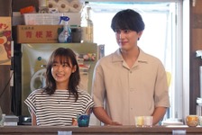 森七菜“夏海”、間宮祥太朗“健人”のラストシーンに「幸せでいて」「キュンキュンした」の声…「真夏のシンデレラ」第8話 画像