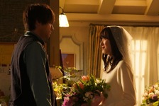 松本若菜“千秋”の秘密に衝撃走る、雨と太陽のキスには「切なすぎ」の声…「君が心をくれたから」8話 画像