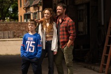 よく見ると何かがおかしい…一家の様子捉える『スピーク・ノー・イーブル』場面写真＆予告映像 画像