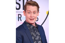 マコーレー・カルキン、弟キーラン・カルキンのアカデミー賞受賞にうれし泣きしたことを明かす 画像