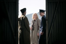 「女性に権利はない」戦場でカメラを決して離さない『リー・ミラー 彼女の瞳が映す世界』初解禁シーン含む新予告 画像