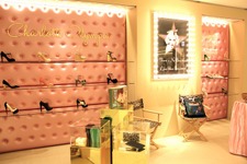 「シャーロット・オリンピア」新作シューズはマリリン・モンローとローレン・バコール 画像