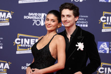 ティモシー・シャラメ、交際2年目のカイリー・ジェンナーとついにレッドカーペットデビュー 画像