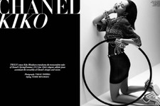 水原希子、NYファッション誌最新号にビンテージシャネルを纏って登場 画像
