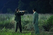 妻夫木聡＆窪田正孝の緊迫のシーン…『宝島』場面写真 画像