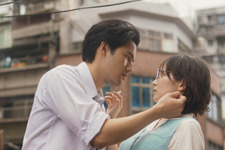 吉岡里帆“令子”と水上恒司“工藤”、懐かしさから距離が近づく…『九龍ジェネリックロマンス』本編映像 画像