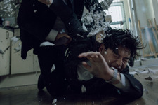 カン・ハヌル、事件の真相を追う『殺人配信』場面写真が公開 画像