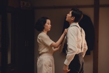 広瀬すず＆松下洸平、朝食のひととき…『遠い山なみの光』本編映像 画像