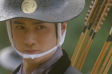 「アクスタ熱望」「スピンオフが観たい」中村隼人“長谷川さま”のメイキング動画にファン歓喜「べらぼう」 画像