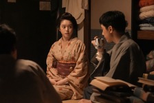 「ばけばけ」第18回あらすじ・場面写真　銀二郎の帰りを待つ中、トキは錦織たちに銀二郎との関係を話し始める…10月22日放送 画像