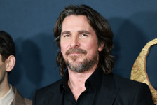 クリスチャン・ベイル、自身の出演作で子どもにオススメしたい映画は宮崎駿監督の『ハウルの動く城』 画像