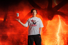 堂本剛×「ストレンジャー・シングス 未知の世界」への“いきすぎた愛”たっぷりのコラボアイテム発売　特別番組も放送 画像