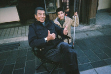 舘ひろし＆眞栄田郷敦＆尾上眞秀らが笑顔見せる『港のひかり』オフショット公開 画像